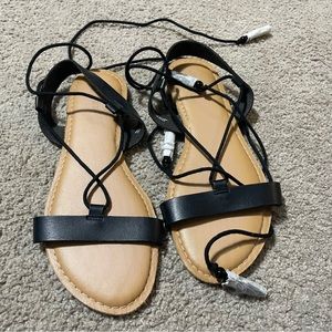 Old Navy never worn sandals